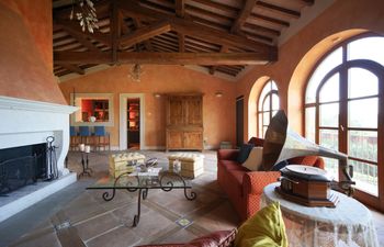 Lovely Peace Holiday Home