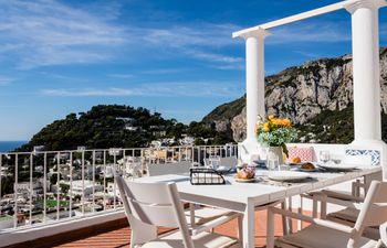 A View in Capri Holiday Home