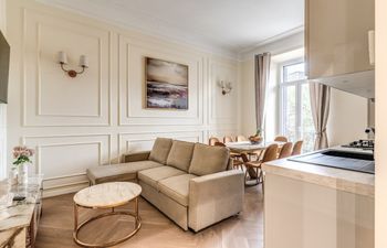 Roman Aura Holiday Home