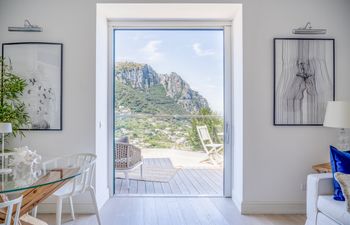 Blue Haze Horizon Holiday Home