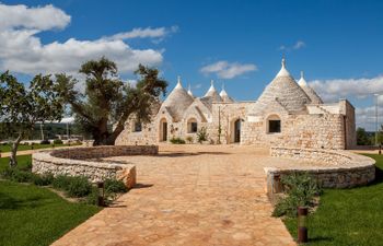 Conical Itria Holiday Home