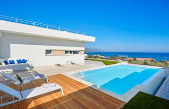 A Coastal Looker Holiday Home