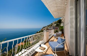 The Scenic Coast Holiday Home
