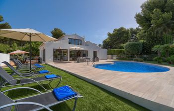 The Golden Rose Holiday Home