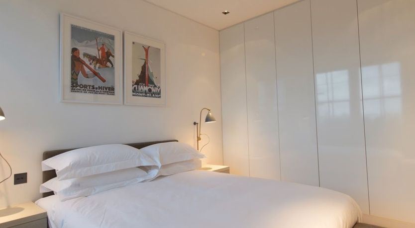 Photo of Knightsbridge Embrace