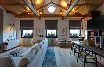 Knightsbridge Embrace Holiday Home