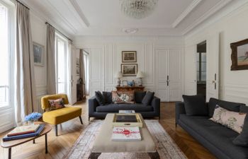 Elegant Parisian Retreat Holiday Home