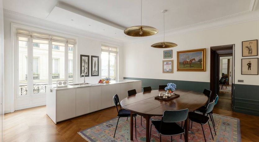 Photo of Elegant Parisian Retreat