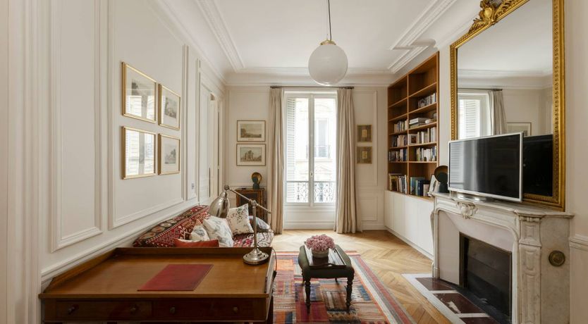 Photo of Elegant Parisian Retreat