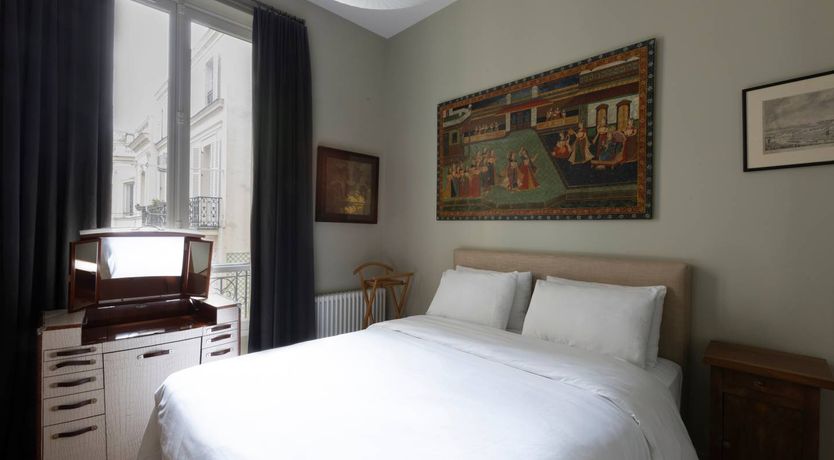 Photo of Elegant Parisian Retreat