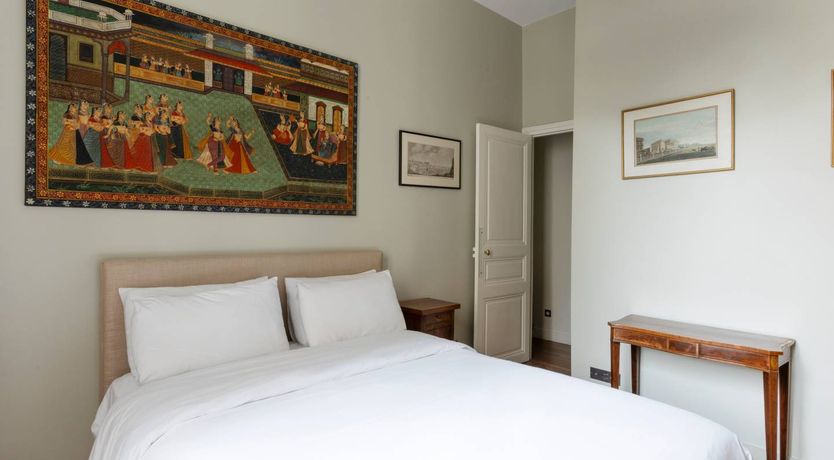 Photo of Elegant Parisian Retreat
