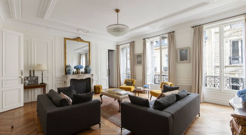 Photo of Elegant Parisian Retreat