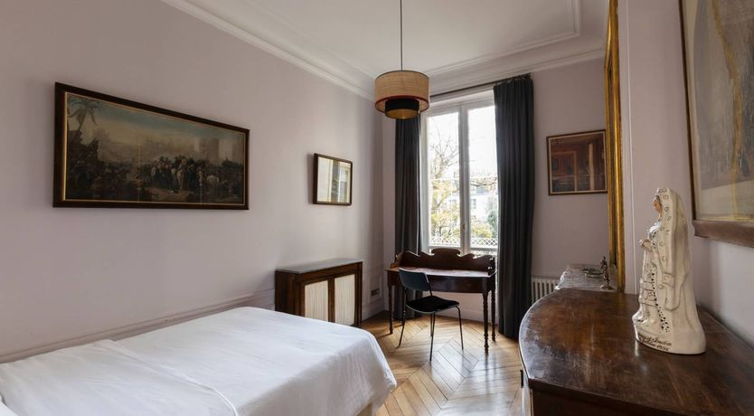 Photo of Elegant Parisian Retreat