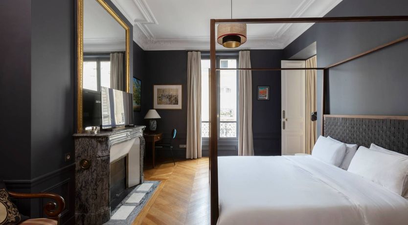 Photo of Elegant Parisian Retreat