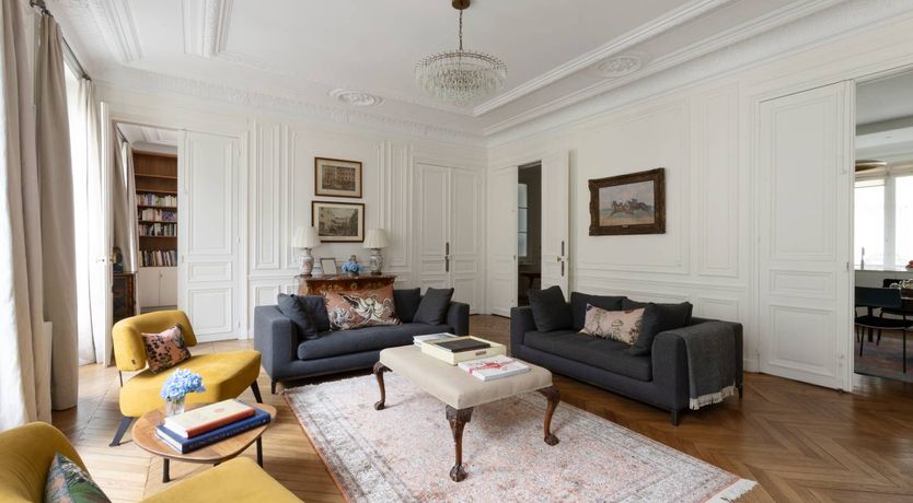 Photo of Elegant Parisian Retreat