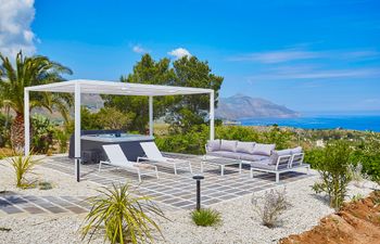 Coastline Echo Holiday Home