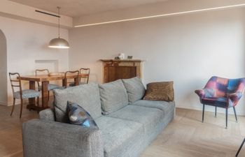 A Lake Horizon Holiday Home