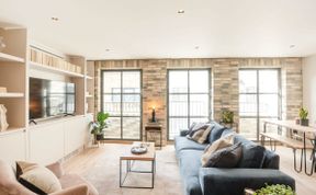 Photo of The Bloomsbury Look