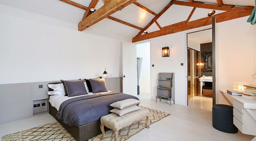 Photo of Knightsbridge's Delight