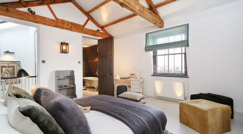 Photo of Knightsbridge's Delight