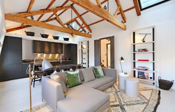 Knightsbridge's Delight Holiday Home
