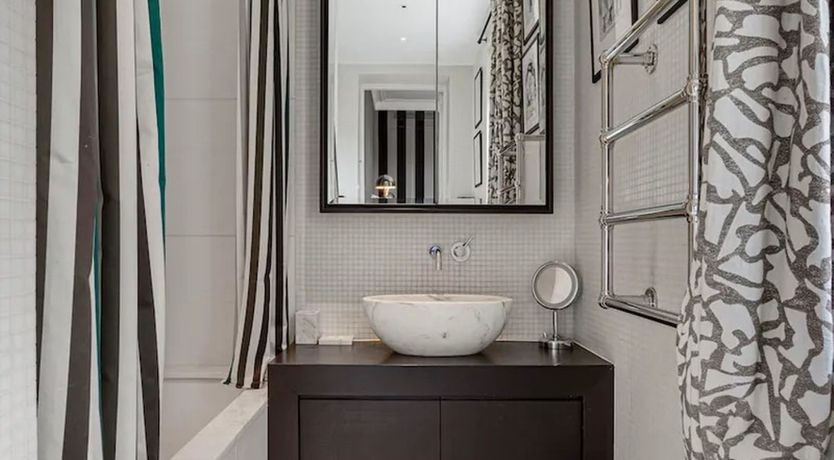 Photo of Knightsbridge Reverie