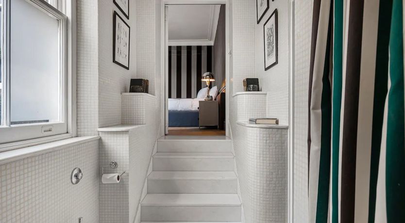 Photo of Knightsbridge Reverie
