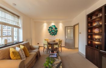 A Bright Realm Holiday Home