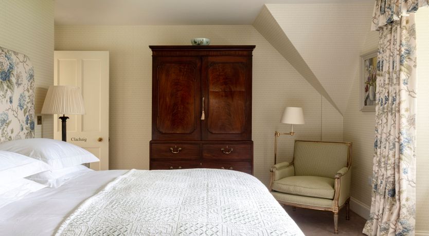 Photo of Dazzling Crest