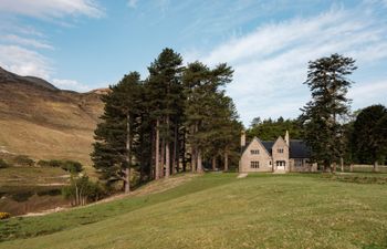 Dazzling Crest Holiday Home