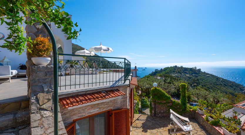 Photo of Sorrento Hillside Retreat