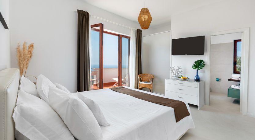 Photo of Sorrento Hillside Retreat