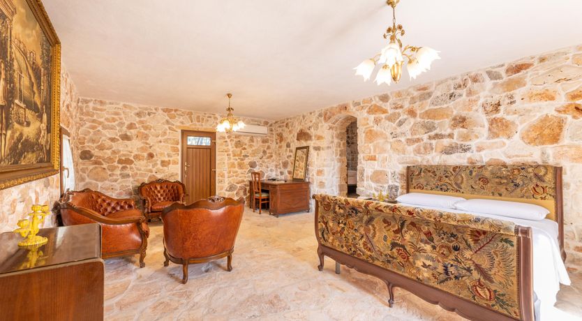 Photo of Charming Stone