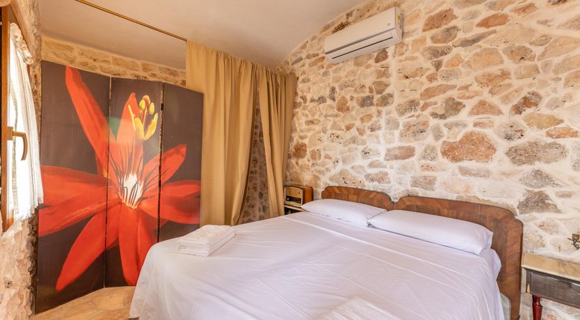 Photo of Charming Stone