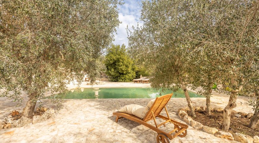 Photo of Charming Stone