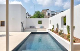 Photo of glistening-waves