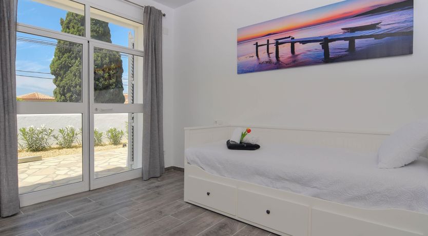 Photo of Palms & Canvas