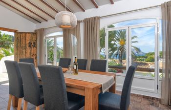 Palms & Canvas Holiday Home