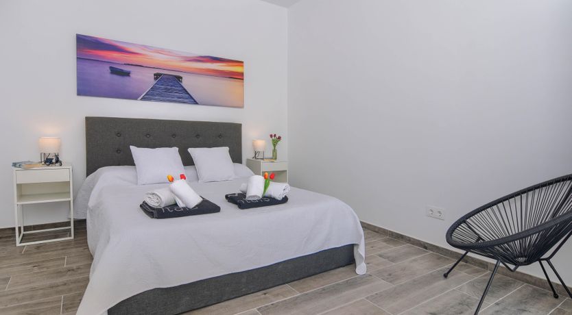 Photo of Palms & Canvas