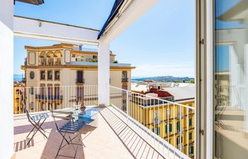 Neapolitan Escape Holiday Home