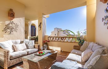 Porcelain Pebbles Holiday Home