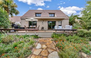 Beachy & Bright Holiday Home