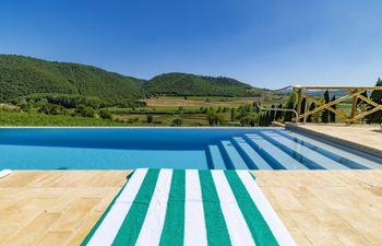 Warm Echo Holiday Home