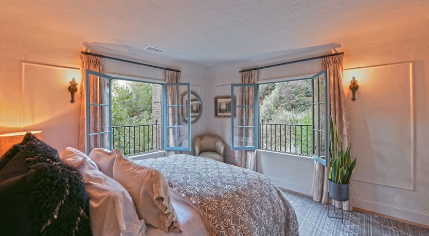 Photo of Hilltop Hues