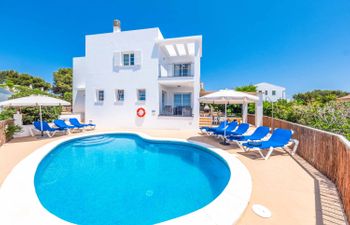 Vibrant Shore Holiday Home