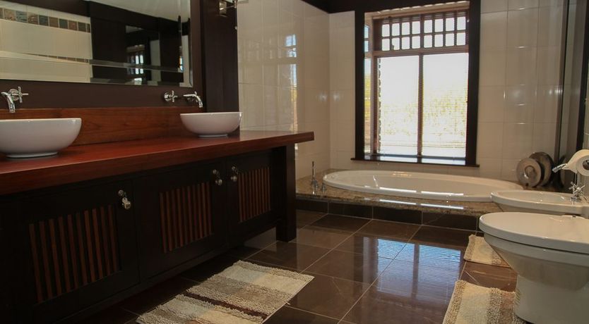 Photo of Luxury Lake View