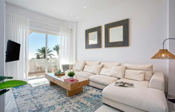 Southern Sea Views Holiday Home