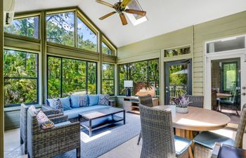 Island Dawn Embrace Holiday Home