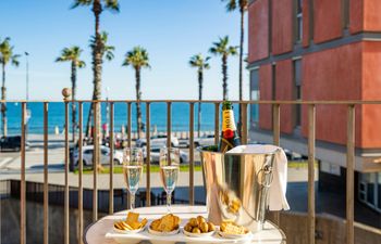 Barceloneta Base Holiday Home