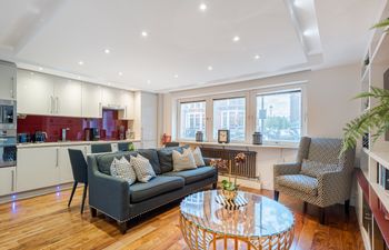Harrods View Holiday Home